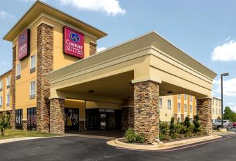 Comfort Suites Jonesboro University Area allows 18 year olds to book a room