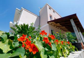 Vila Bella Jaz has Balcony rooms