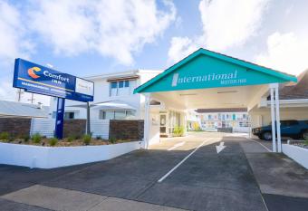 Comfort Inn Warrnambool International allows 18 year olds to book a room