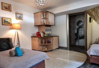 Penelopa Apartments allows 18 year olds to book a room