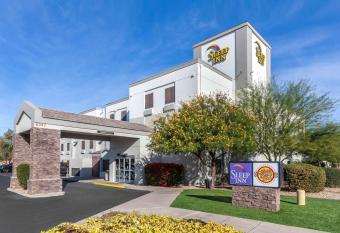 SureStay Plus by Best Western Mesa Superstition Springs allows 18 year olds to book a room