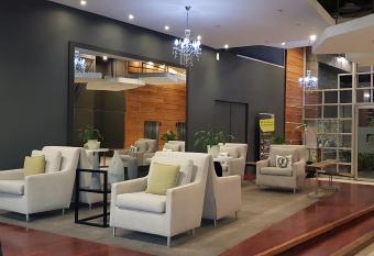 Franklin Luxury Apartment allows 18 year olds to book a room