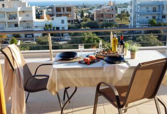 Perfect View Luxury Apartment allows 18 year olds to book a room