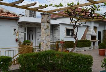 VILA SS KEKEZI has Balcony rooms