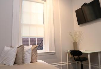Charming & Stylish Studio on Beacon Hill #2 allows 18 year olds to book a room