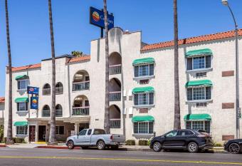 Comfort Inn Santa Monica - West Los Angeles allows 18 year olds to book a room