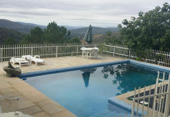 Casa do Castelo has Balcony rooms