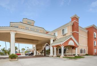 Comfort Suites Oceanside Camp Pendleton Area has Balcony rooms