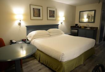 Hotel Le Reve Pasadena allows 18 year olds to book a room