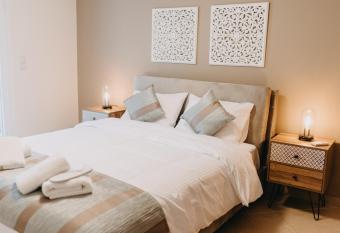 Best House, Central Luxury Apartment, Agiou Nikolaou, Patra has Balcony rooms