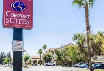 Comfort Suites Bakersfield allows 18 year olds to book a room