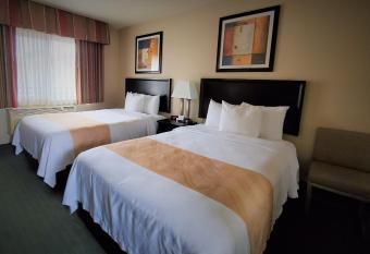 Quality Inn & Suites Anaheim at the Park has Balcony rooms