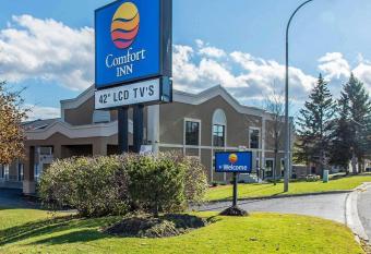 Comfort Inn Brockville allows 18 year olds to book a room