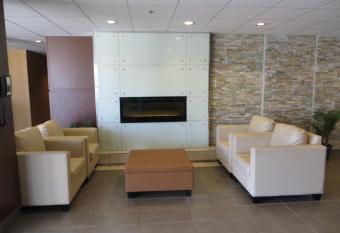 New Lodge Winnipeg has Smoking rooms