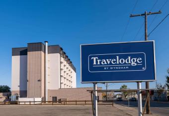 Travelodge by Wyndham Prince Albert has Smoking rooms