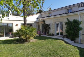 L Escale Bellevue allows 18 year olds to book a room