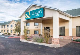 Quality Inn Airport allows 18 year olds to book a room