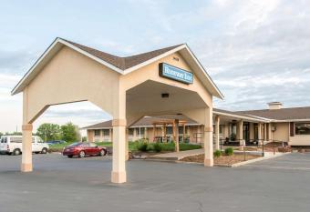 Rodeway Inn Fort Morgan allows 18 year olds to book a room