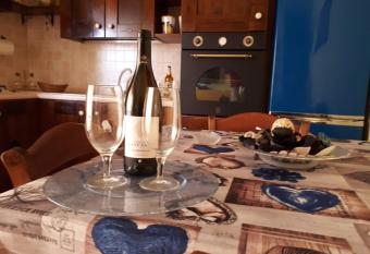 Domus Claudio allows 18 year olds to book a room