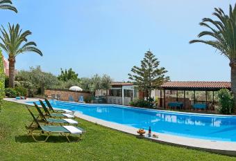 Argo Apartments has Balcony rooms