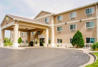Comfort Inn Fort Morgan allows 18 year olds to book a room