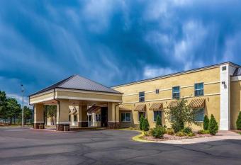 Quality Inn Trinidad has Smoking rooms