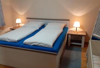 Preisbewusste Ferienwohnung f  r 2 Personen u. Kleinkind has Balcony rooms