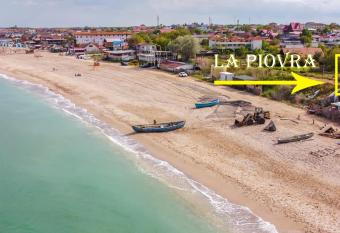 La Piovra Vama Veche allows 18 year olds to book a room