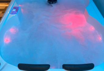 Cap H  tel allows 18 year olds to book a room