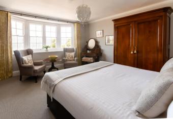 The Porlock Weir Hotel allows 18 year olds to book a room