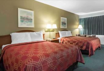 Econo Lodge Crestview has Smoking rooms