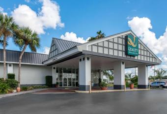 Quality Inn and Suites Brooksville I-75-Dade City has Smoking rooms