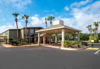 Quality Inn Fort Walton Beach - Destin West allows 18 year olds to book a room