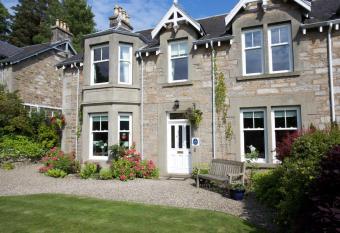 Dunmurray Lodge Guesthouse and Loft Apartment allows 18 year olds to book a room