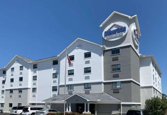 Suburban Studios near Panama City Beach allows 18 year olds to book a room