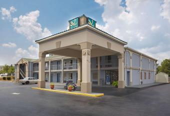 Quality Inn Augusta West Near Fort Eisenhower has Smoking rooms