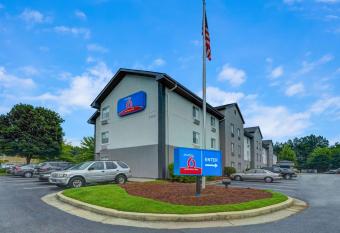 Studio 6 Duluth Ga - Near Gas South District allows 18 year olds to book a room