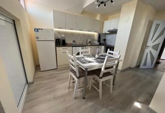 Apartment Happy holiday Lazur allows 18 year olds to book a room