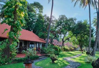 Gaia-Oasis Beach Resort has Balcony rooms