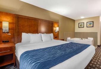 Comfort Inn allows 18 year olds to book a room