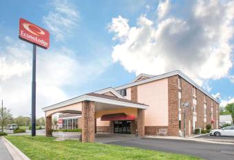 Econo Lodge allows 18 year olds to book a room