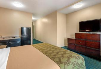 Econo Lodge Inn & Suites has Smoking rooms