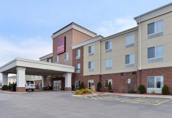 Comfort Suites Urbana Champaign, University Area allows 18 year olds to book a room