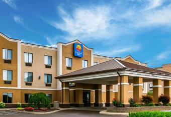 Comfort Inn Plainfield allows 18 year olds to book a room