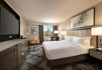 DoubleTree by Hilton Washington DC North Gaithersburg has Balcony rooms