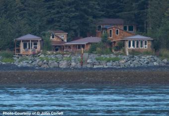 Angels Rest on Resurrection Bay LLC has Balcony rooms