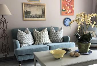 Le Bourgette has Balcony rooms