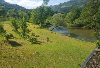 Sam guest house has Balcony rooms