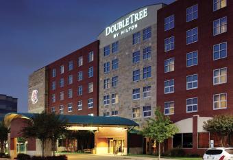 DoubleTree by Hilton Dallas - Farmers Branch has Balcony rooms