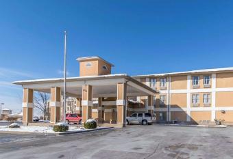 Quality Inn Dry Ridge allows 18 year olds to book a room